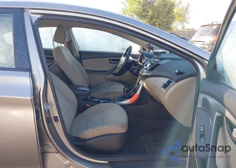 2016 Hyundai Elantra Se z USA, uszkodzony, nr VIN 5NPDH4AE5GH732911